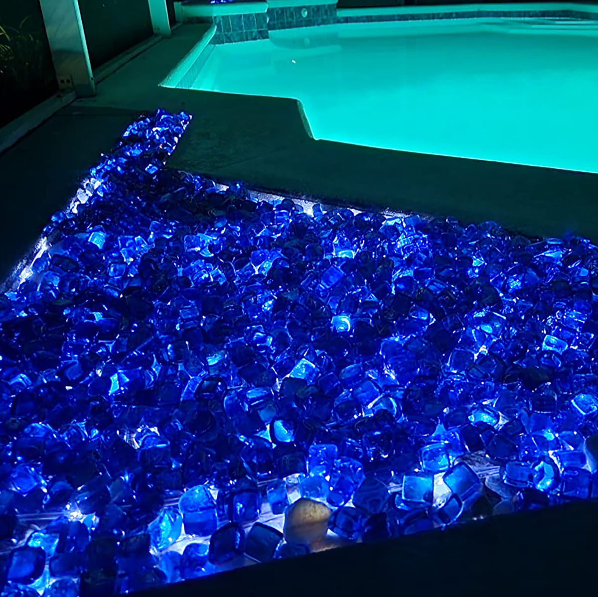 Light Blue Reflective Fire Glass Cubes